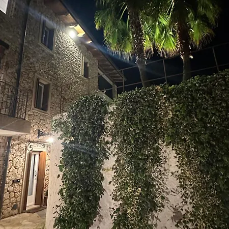 Valand Romantic Luxury On Lake Garda - Apartmán