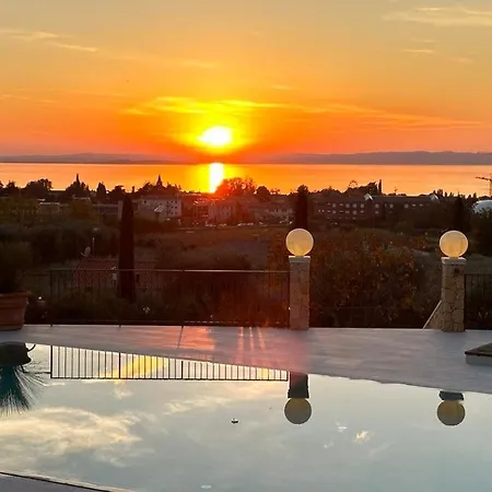 Апартаменты Valand Romantic Luxury On Lake Garda - Бардолино